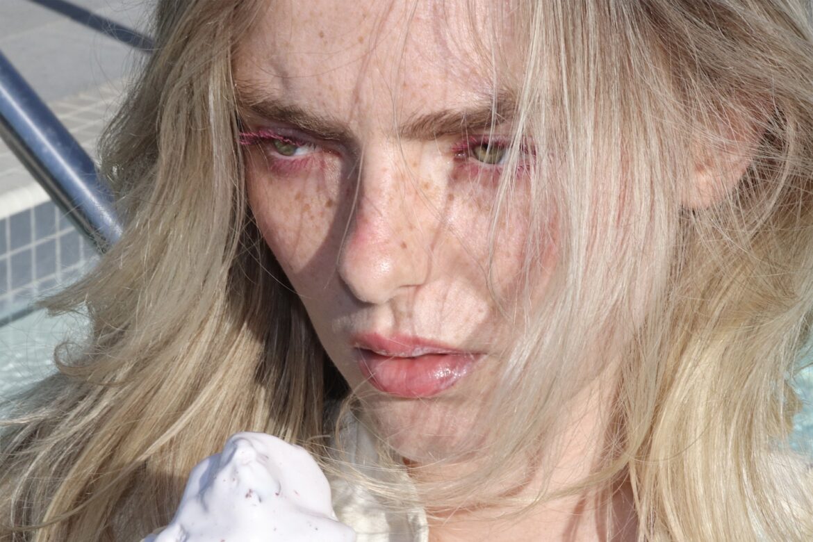 Keni Titus 'AngelPink' © Victoria Davidoff