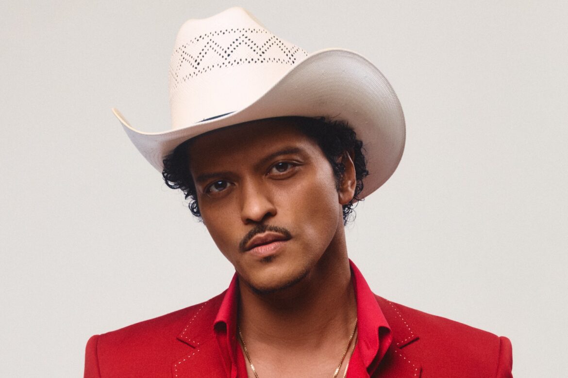 Bruno Mars 'The Romantic' © John V. Esparza