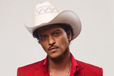 Bruno Mars 'The Romantic' © John V. Esparza