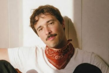 “Rather Be in Trenches with You”: CON THE ARTIST Finds Beauty in Love’s Messy Devotion on “Only You”