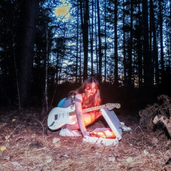 Entertain The Space - Lennie Rayen