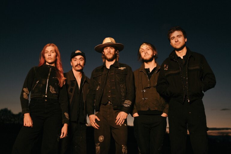 “Homegrown American Adventure”: HAPPY LANDING Turn Toward the Light on ‘Big Sun,’ a Bold and Expansive Folk Rock Triumph © Orchee Sorker