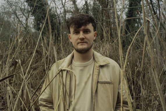 Odhrán Murphy Shows a More Reflective and Dreamy Side on ‘Roots & Reverie’