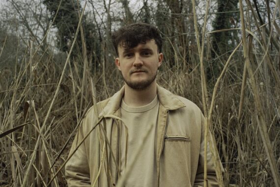 Odhrán Murphy Shows a More Reflective and Dreamy Side on ‘Roots & Reverie’