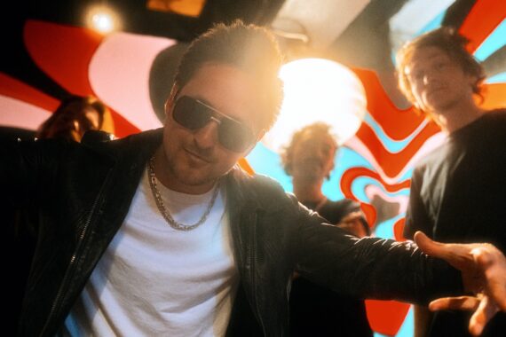 Noshows "FOMO" © Zach Munowitz