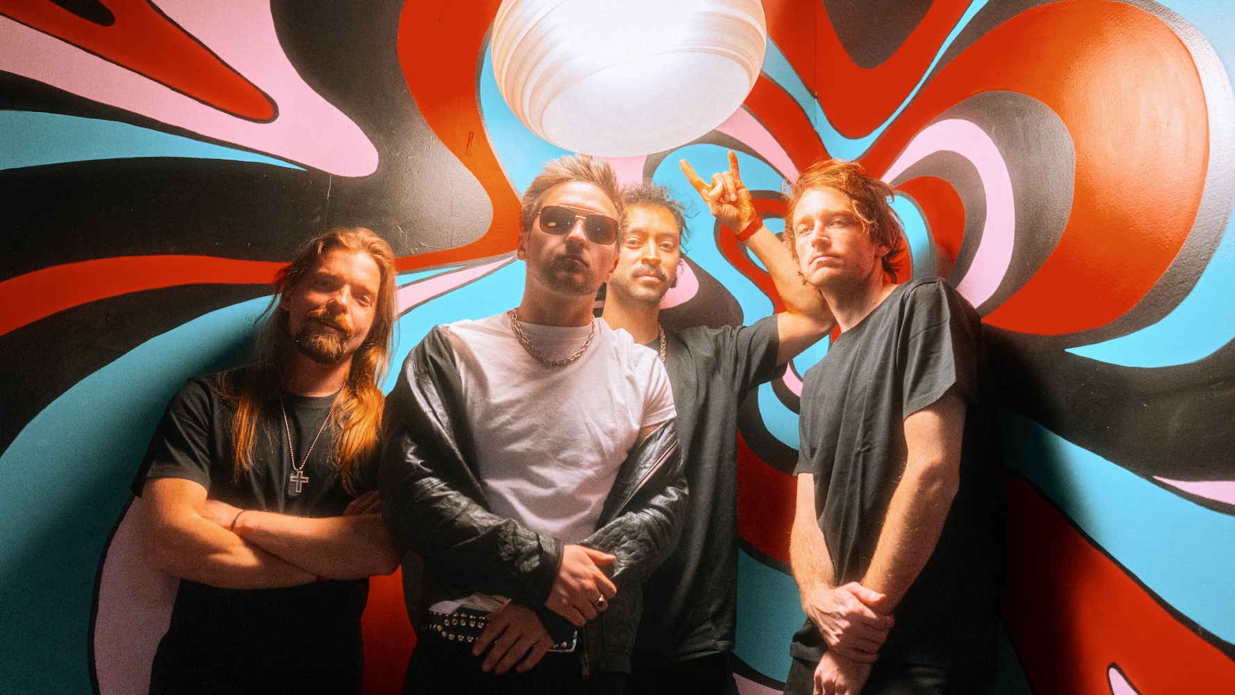 Noshows "FOMO" © Zach Munowitz