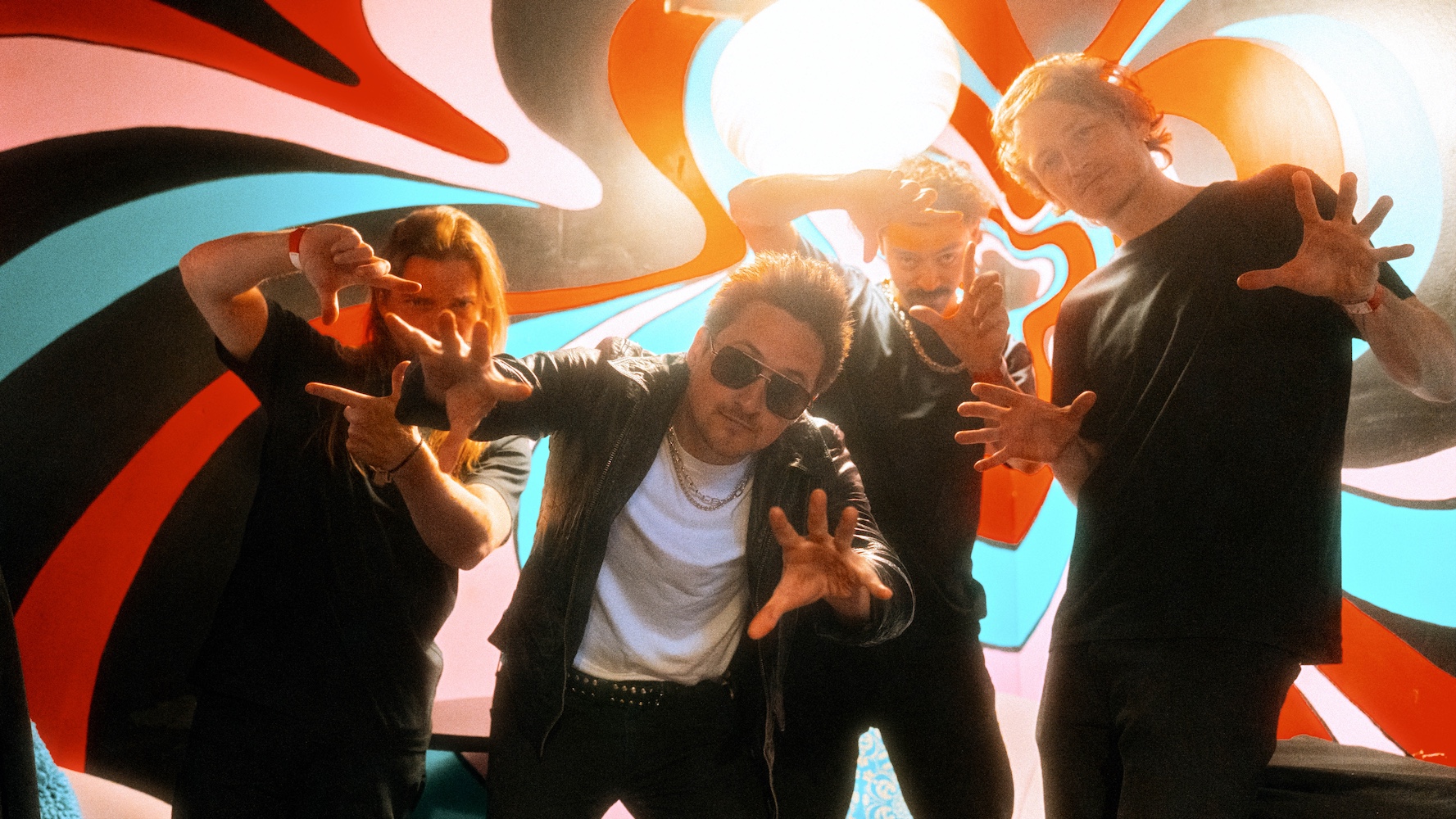 Noshows "FOMO" © Zach Munowitz