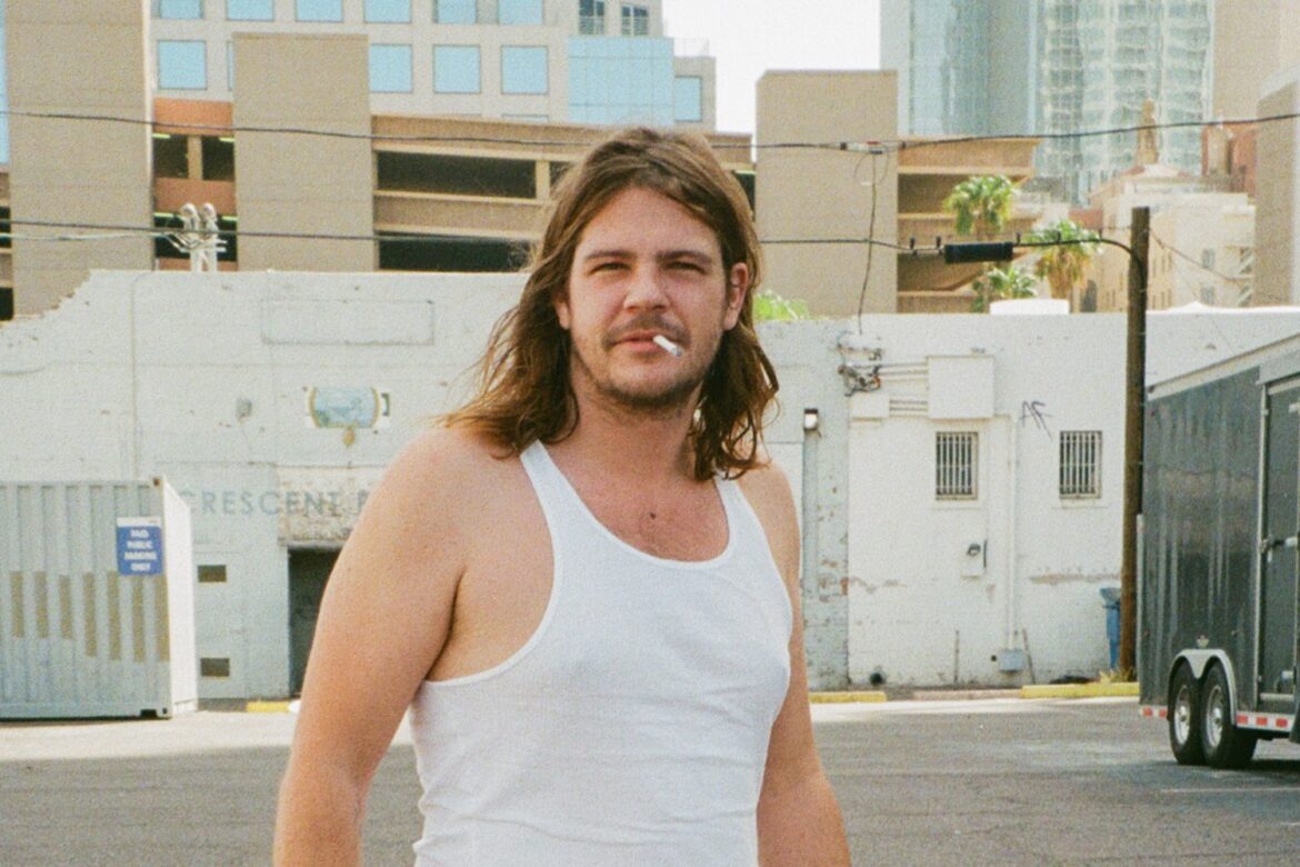 Brett Emmons Starts Fresh as John Shambles © Alexander Sworik