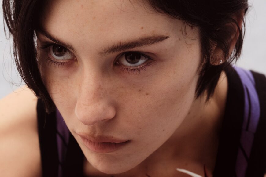 Gracie Abrams ‘Daughter from Hell’ © Julie Greve