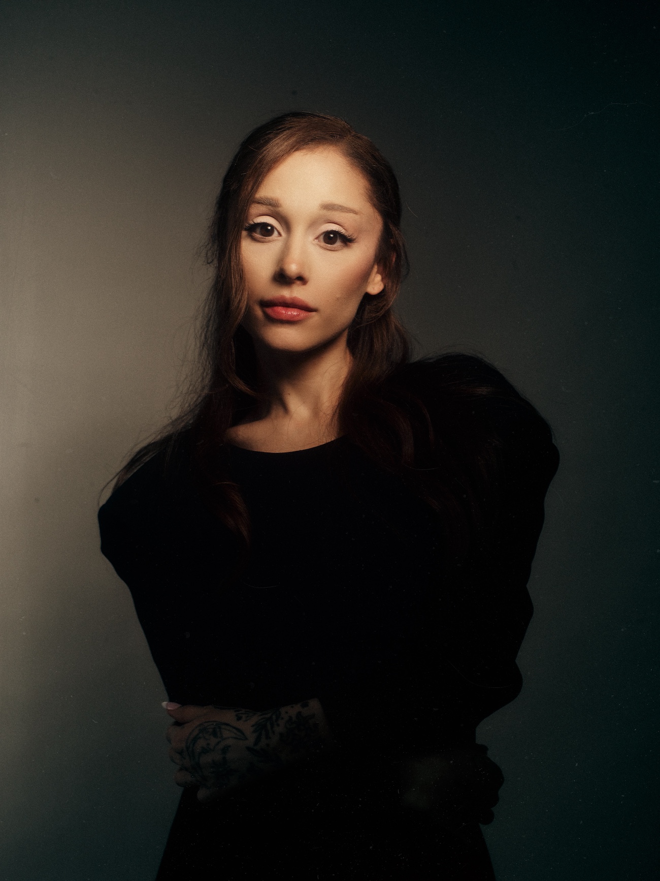 Ariana Grande "petal" © Katia Temkin