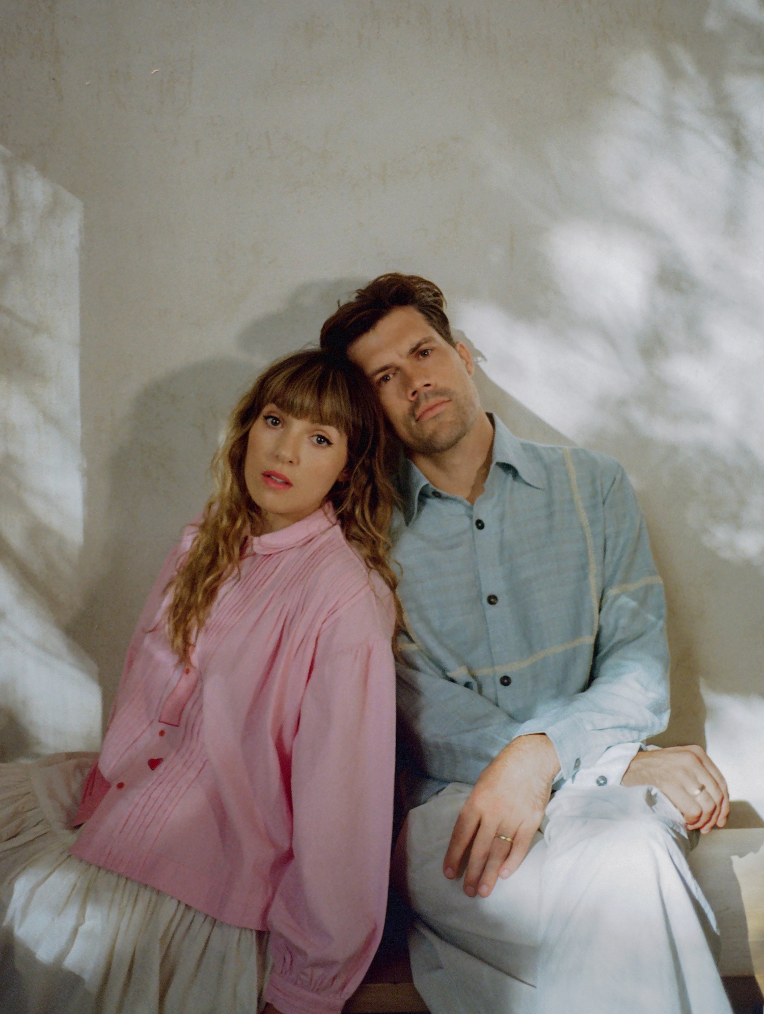 Oh Wonder "Mad World" © Charlotte Patmore